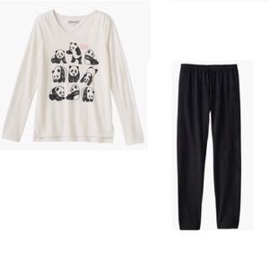 Cute Mudd Panda Tee and Black Leggings 16